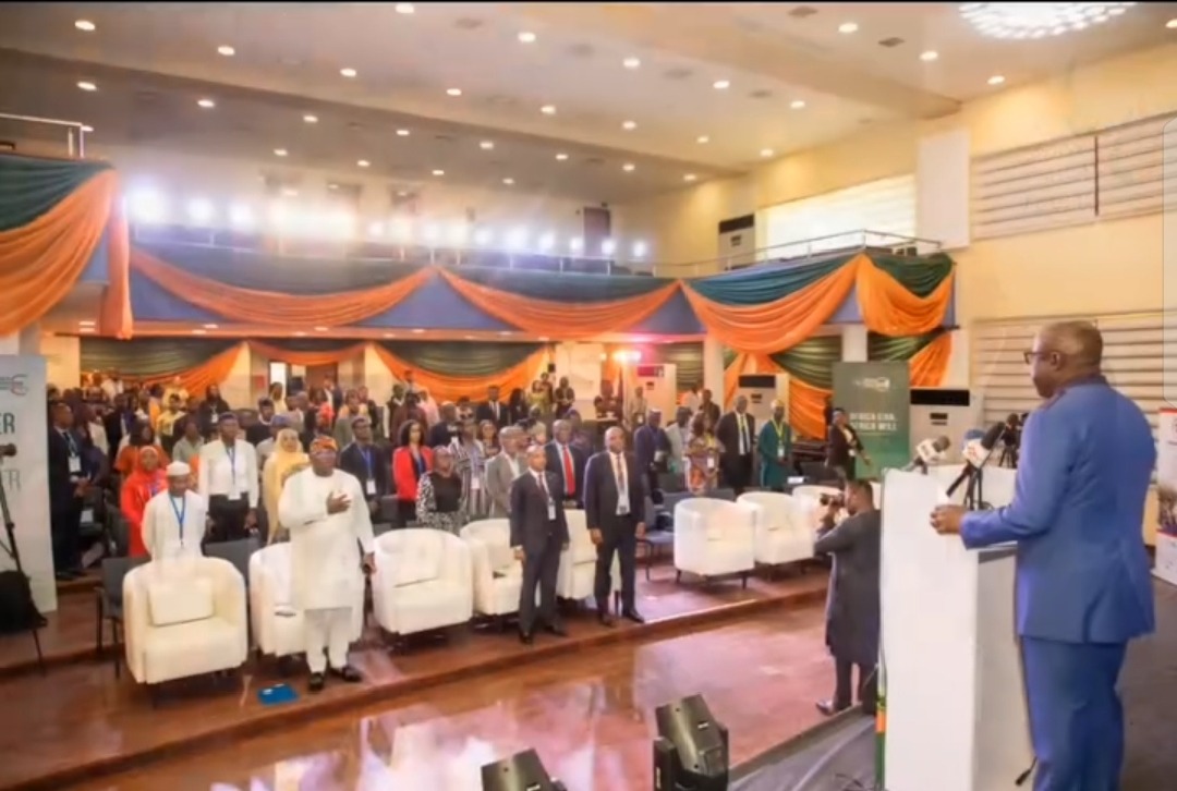 Full hall during the plenary address